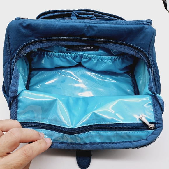 LUG | fliptop toiletry makeup case - Picture 7 of 9